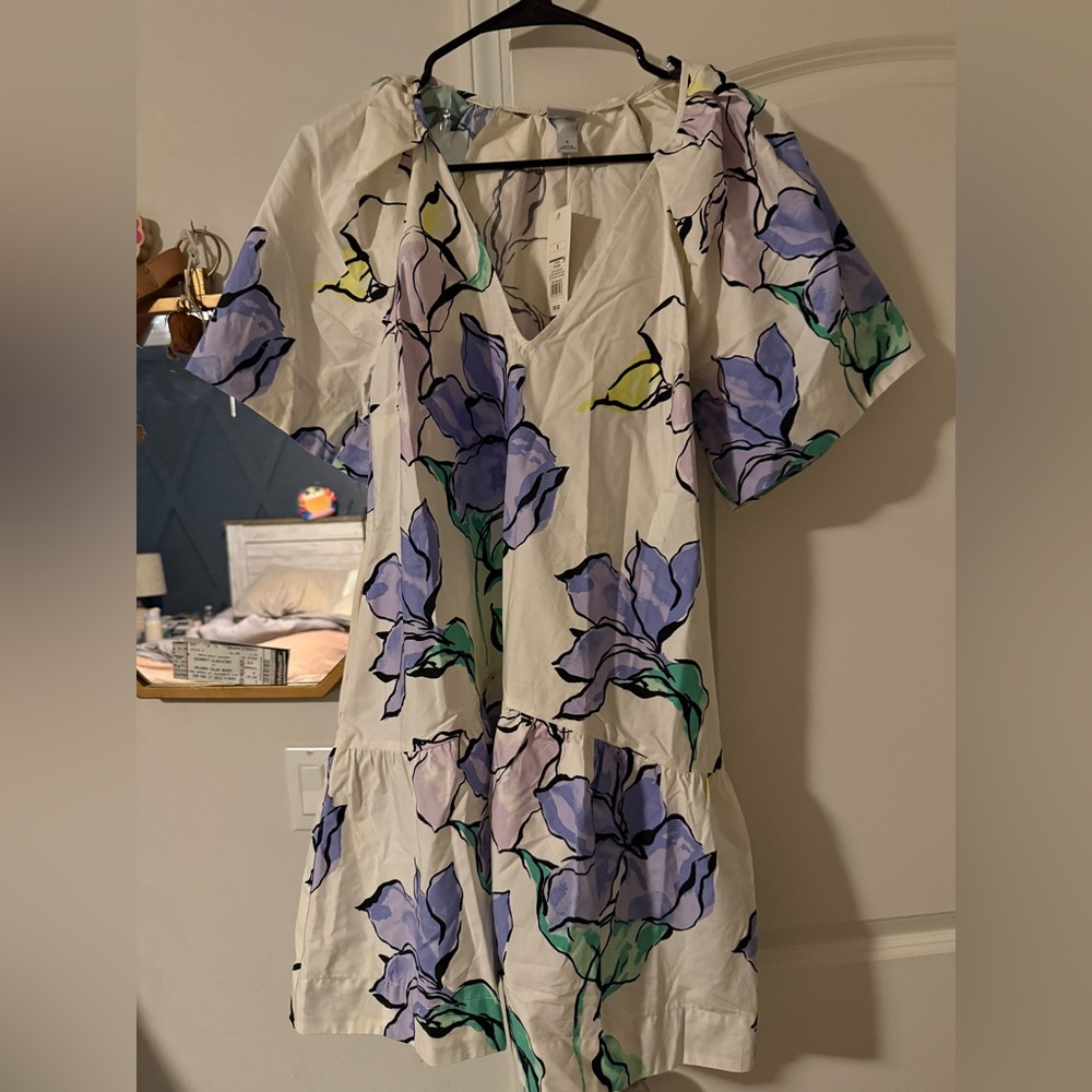 Floral V-Neck Dress with Short Sleeves